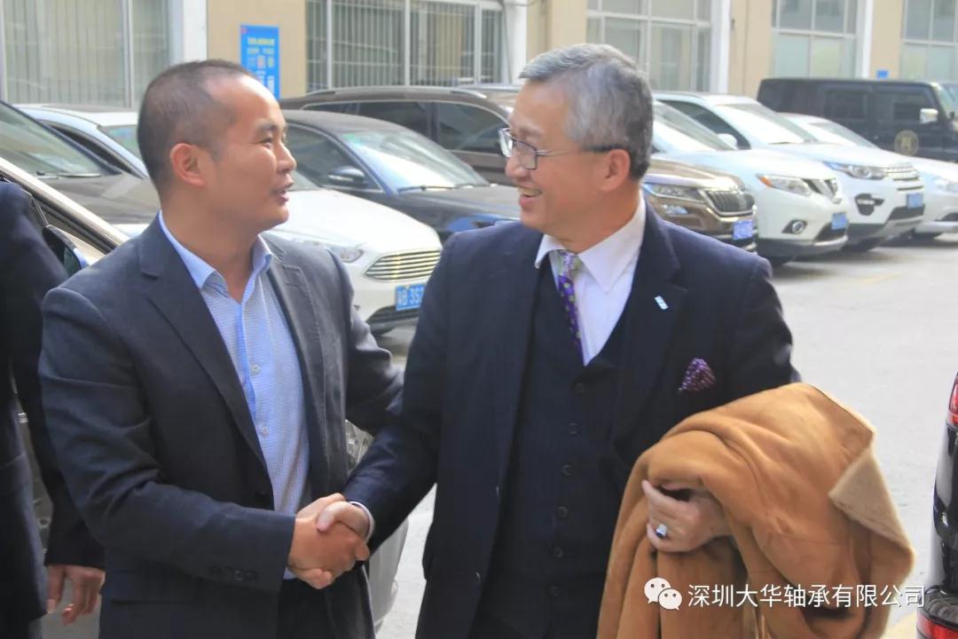 東培董事長到達大華軸承 東培董事長到達大華軸承